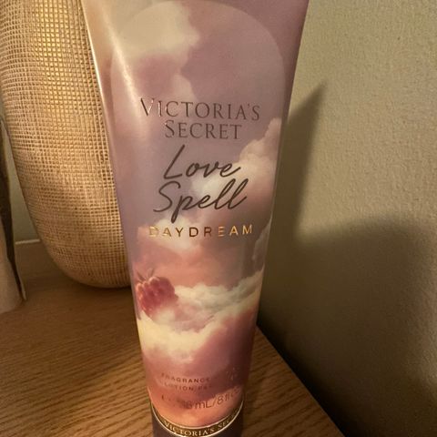 Victorias Secret NY lotion DAYDREAM ☁️