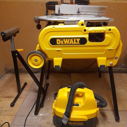 DeWalt D27105 bordsirkelsag/kapp-og gjæringssag m/2 sagblad og støvsuger