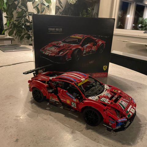 Ferdig bygget Lego Ferrari 488 GTE 42125