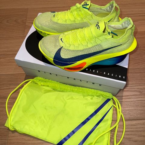 Nike Alphafly 3 Strl 44,5 Volt