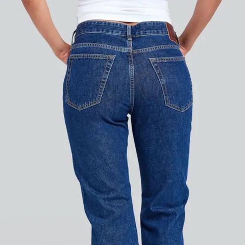 Low Straight Jeans