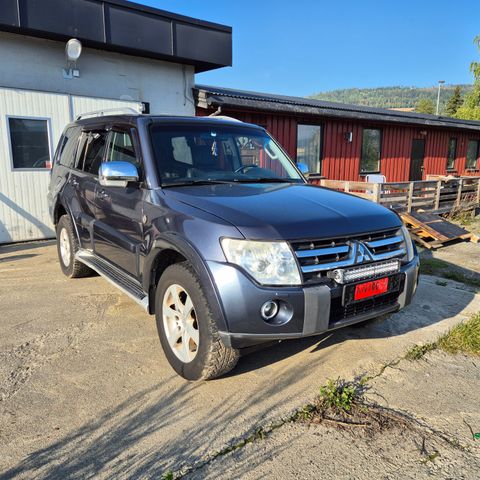 2007 mod Mitsubishi Pajero gen 4