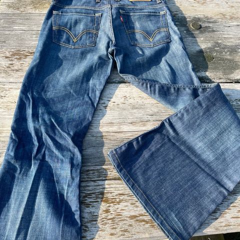 LEVIS jeans med flair str 29 - 34