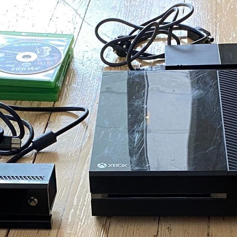 Xbox One med Kinect og 4 Spill