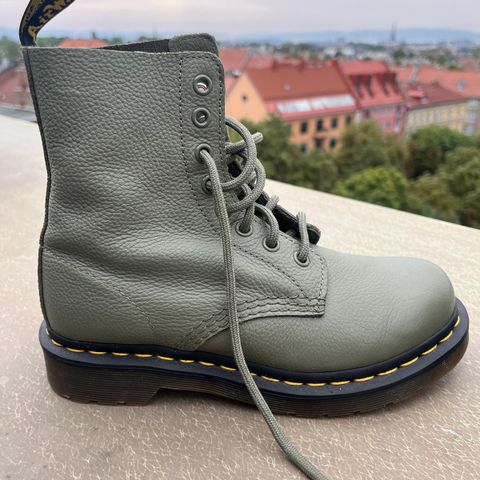 Dr. Martens str 36 Unisex