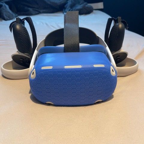 Oculus Quest 2 VR briller 128 GB med utstyr selges rimelig