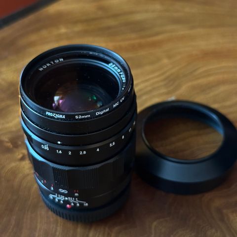 Voigtlander Nokton 4/3 25mm f/0.95