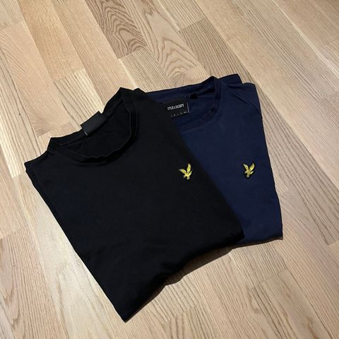 Lyle scott t skjorte 2 stykk Str XS Farge blå og svart