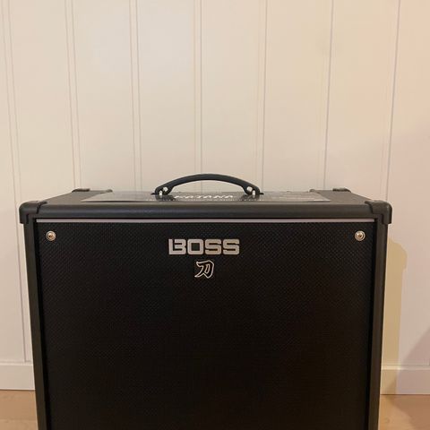 Boss katana 100w gen 3. 1x12 speaker