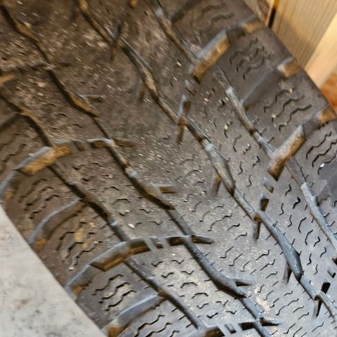 Nokian 205 / 65 / r16 vinterdekk 3 stk