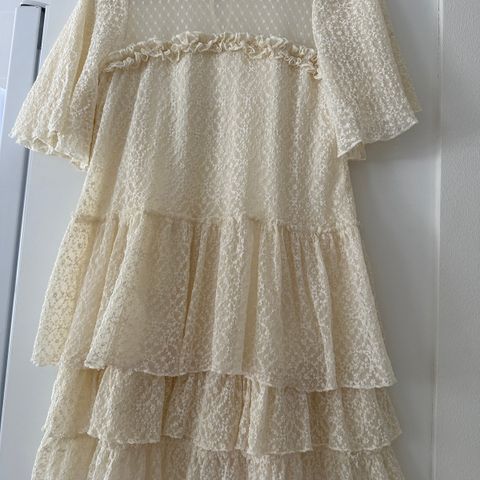 Fantastisk Lace dress fra by TiMo