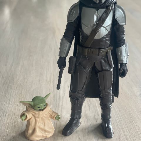 Star wars figur mandalorian og baby yoda