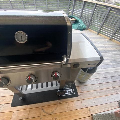 Weber gassgrill selges