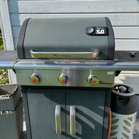 Grill gis bort uten slange og gass