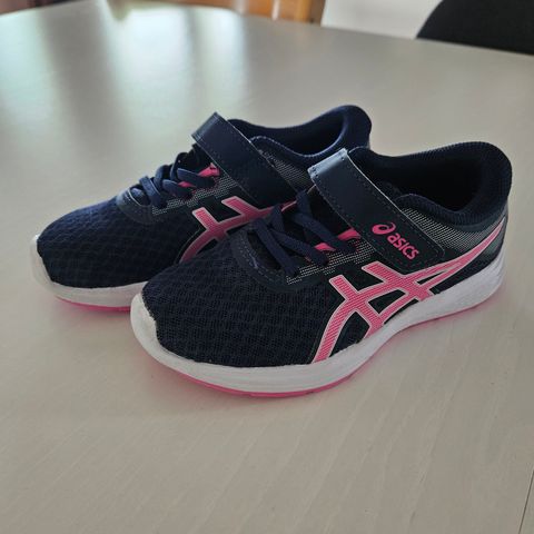 Asics joggesko str 28,5