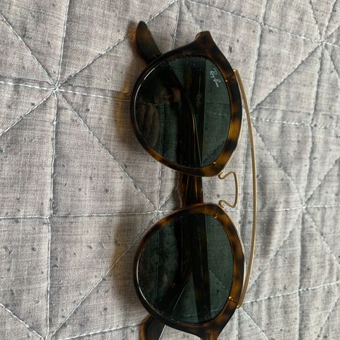 RayBan solbriller selges