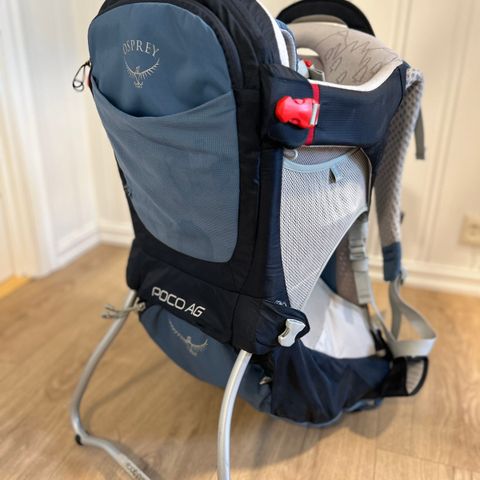 Osprey Poco AG bæremeis + regntrekk