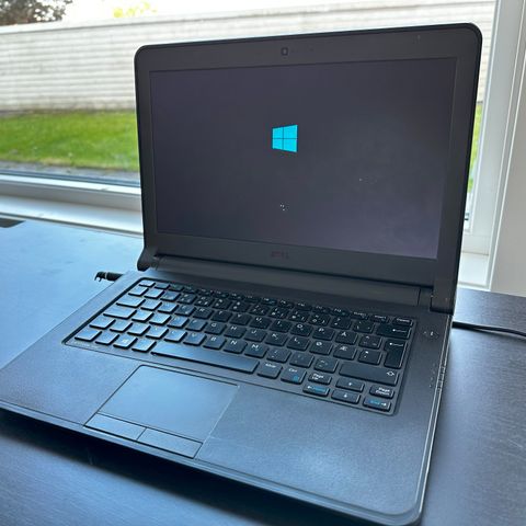 Dell Latitude 3340 - Bærbar Laptop