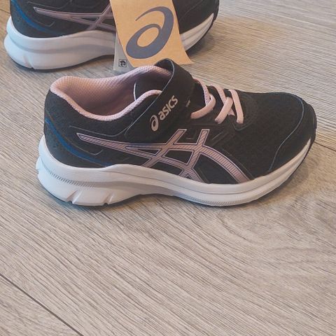 Sorte og rosa Asics str 29/30