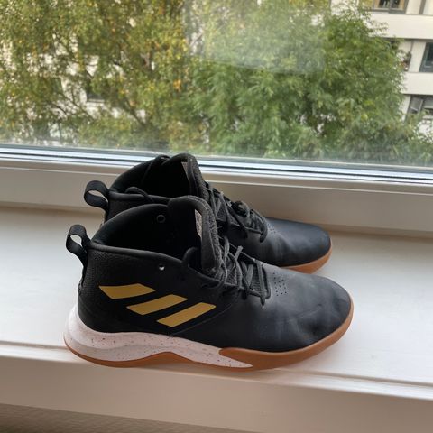 adidas "Own The Game" basketballsko str (42/43)