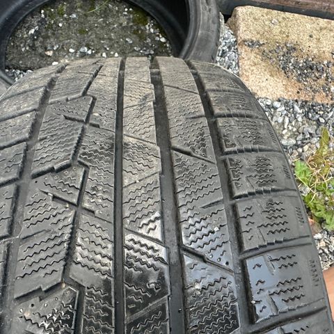 245/40R20 Gode vinterdekk selges0