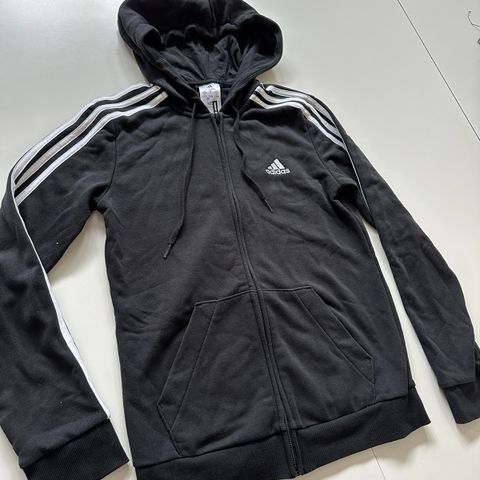 Adidas hettegenser