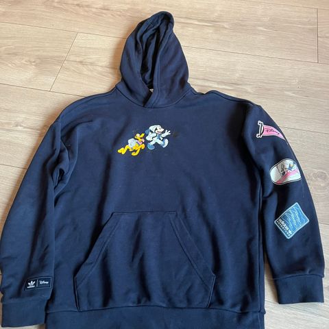 Hettegenser Adidas Disney str. 152