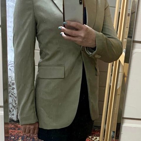 Lang beige blazer fra H&M str 36