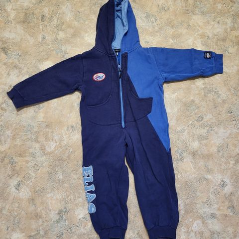 Elias onepiece str 4-5 år (2 stk)