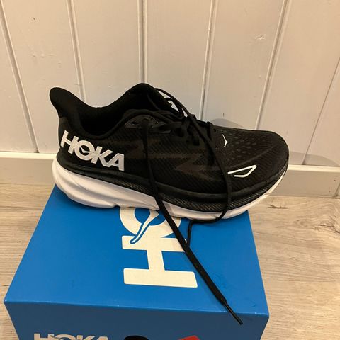 Hoka clifton 9 wide. Str 37,5