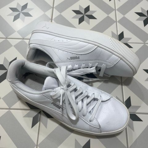 Puma hvite sneakers str. 40,5