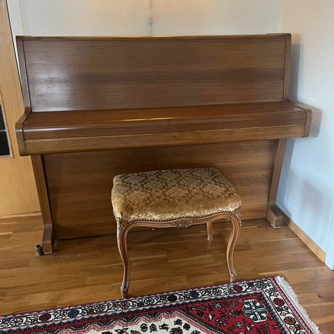 Grøndahl Piano