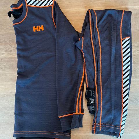 Superundertøy str 140, fra Helly Hansen