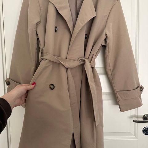 TRENCHCOAT