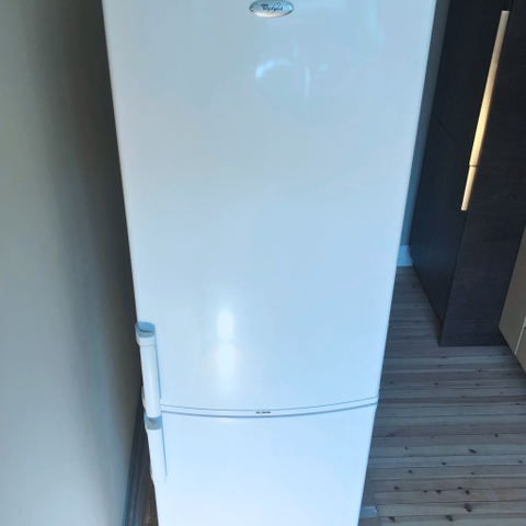 Flott Whirlpool kombiskap ARC5551