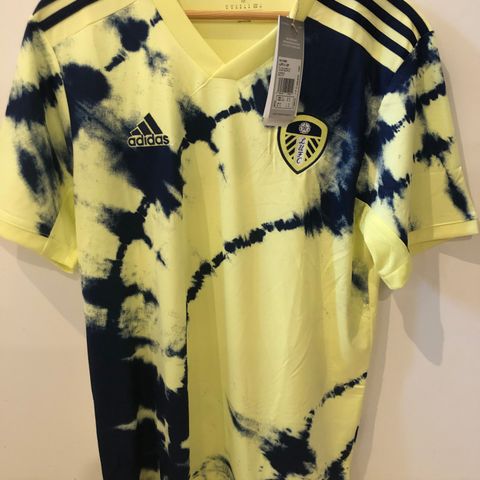 Leeds United - BNWT 2022/23 fotballdrakt str M