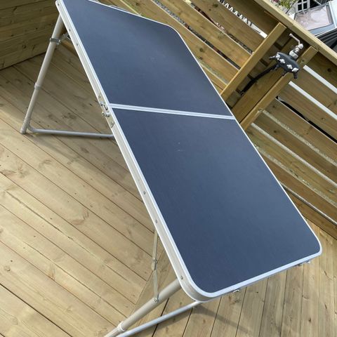 Sammenleggbart campingbord (RESERVERT)