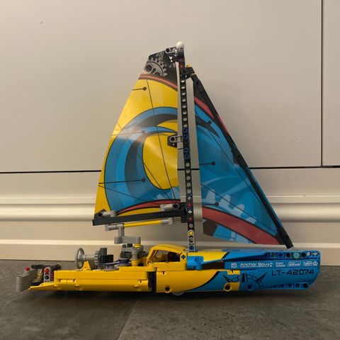 Lego technic Racing yacht