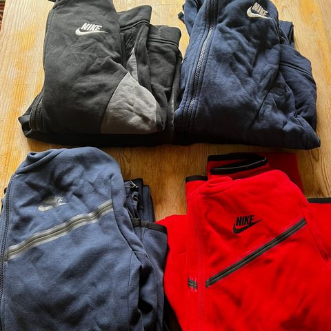 Nike track suits størrelse XL barn