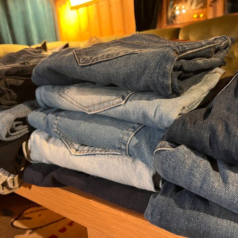 ***Tømming av klesskap! Jeans del 2***