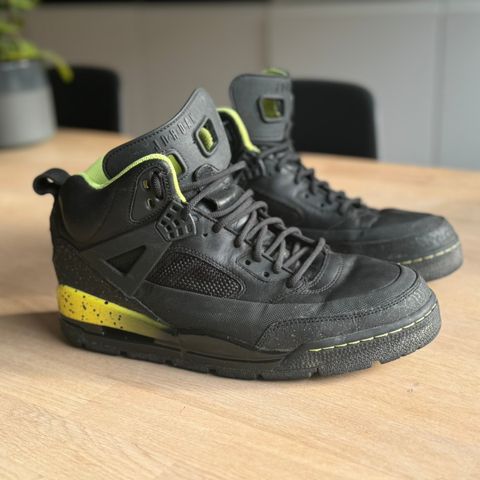 Jordan Spizike Winterized, Black/Volt, 44