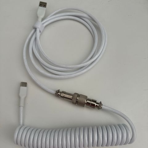 Gamingtastatur coiled cable