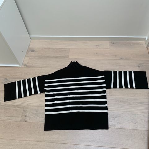 Jumper. In Wear. Størrelse small