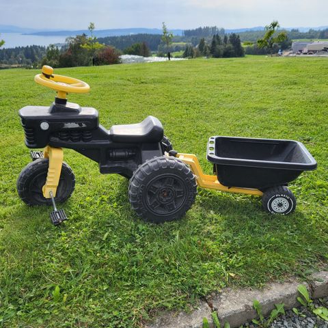 Gåtraktor, tråtraktor og sklie.