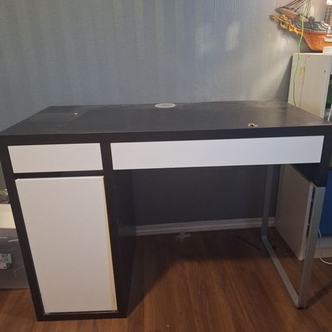 Ikea skrivebord