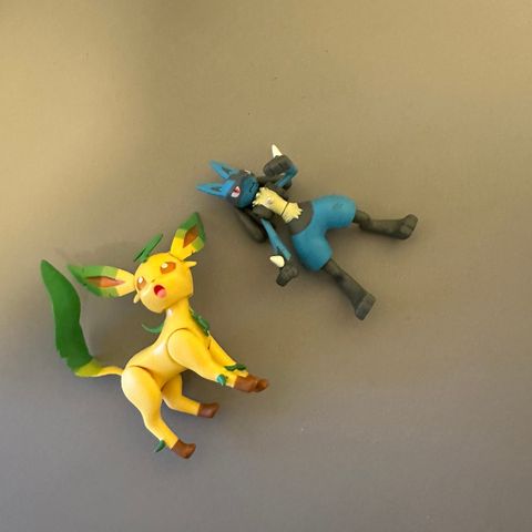 Pokemonfigurer - Leafeon og Lucario