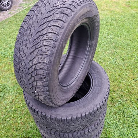 Vinterdekk 255/65R17