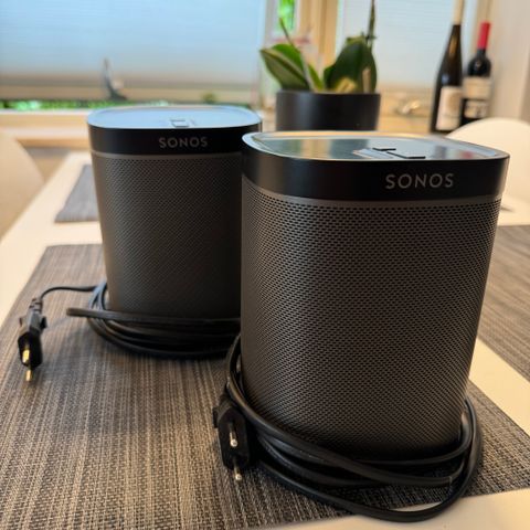 4 x Sonos Play 1, sort farge