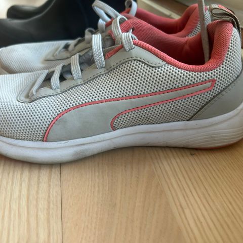 Puma sneakers/joggesko str 36