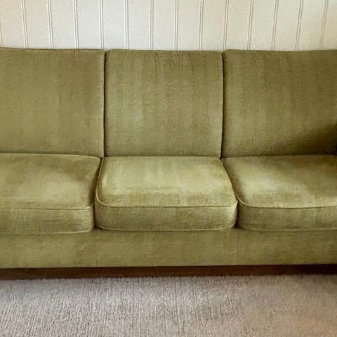 Grønn sofa fra Brunstad